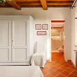 Casale Ombrone 11, Emma Campagnatico