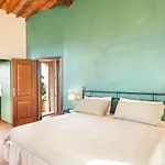 Casale Ombrone 11, Emma