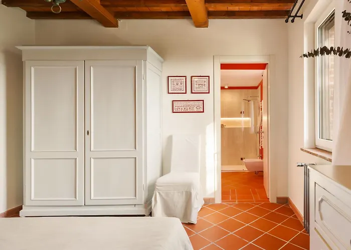 Casale Ombrone 11, Emma Campagnatico